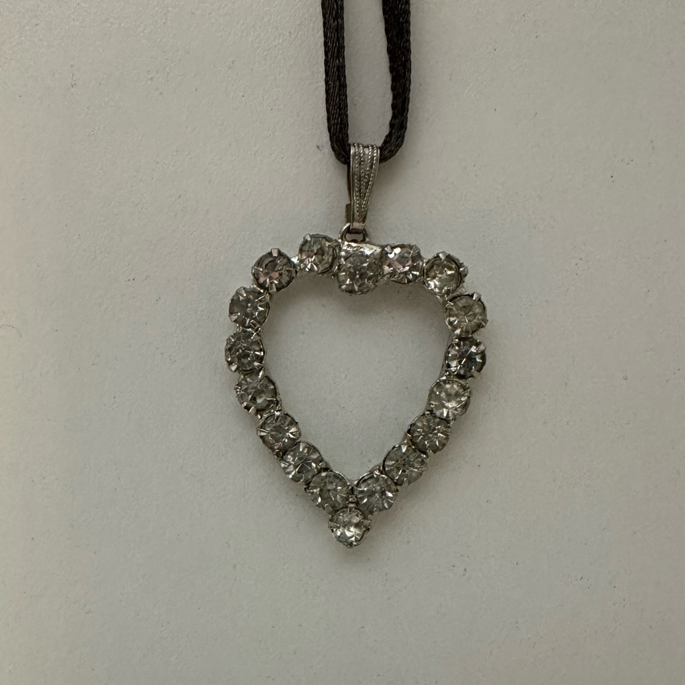 Elegant Vintage Silver Heart Pendant